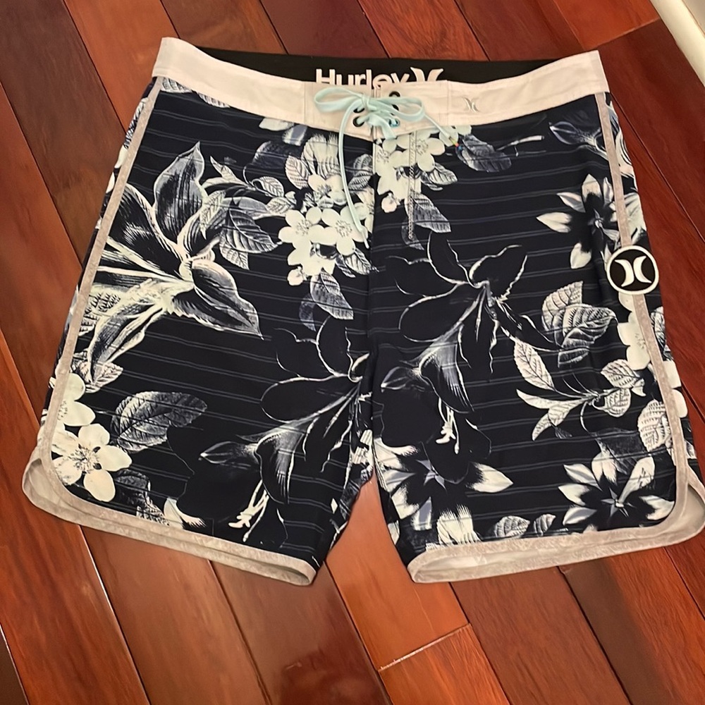 Hurley Men's Phantom Boardshort-Never Worn